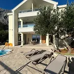 In A Quiet Area - Private Pool - Sport - Starlink - Bbq *