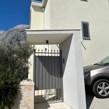 Quiet Area - Private Pool - Sport - Starlink - Bbq Holiday home *