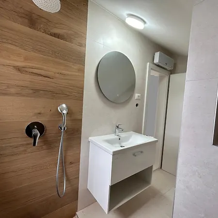 Holiday home Quiet Area - Private Pool - Sport - Starlink - Bbq Baska Voda