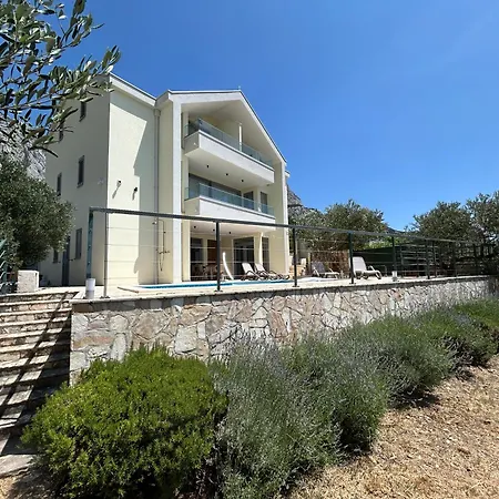 Quiet Area - Private Pool - Sport - Starlink - Bbq