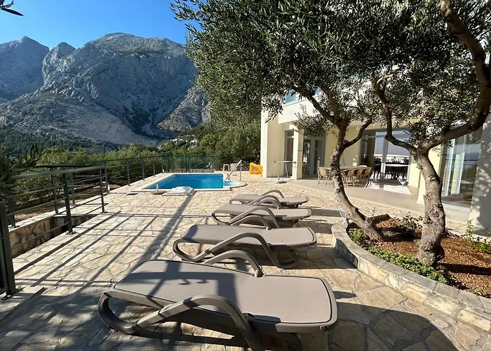 In A Quiet Area - Private Pool - Sport - Starlink - Bbq