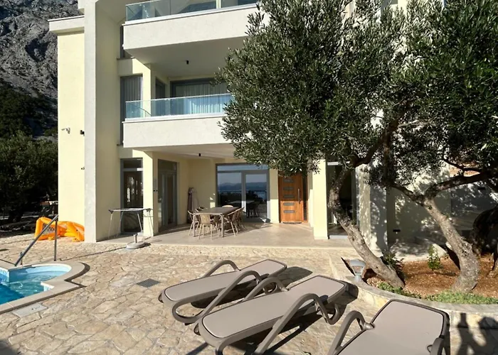 In A Quiet Area - Private Pool - Sport - Starlink - Bbq *
