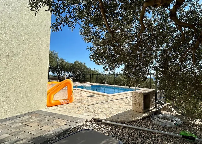 Nyaraló In A Quiet Area - Private Pool - Sport - Starlink - Bbq *