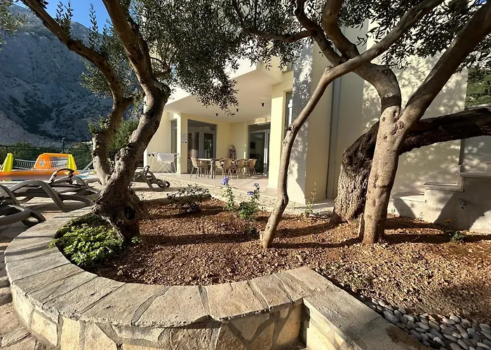 In A Quiet Area - Private Pool - Sport - Starlink - Bbq * Baška Voda